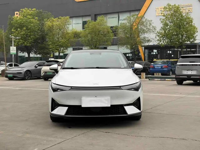 Xpeng P5 — Фото автомобиля 2