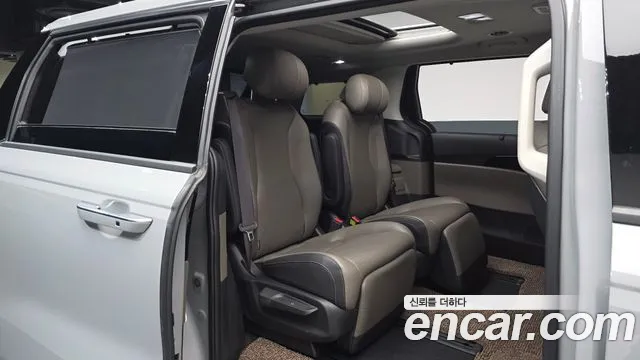 Kia Carnival Generation 4 — Фото автомобиля 17