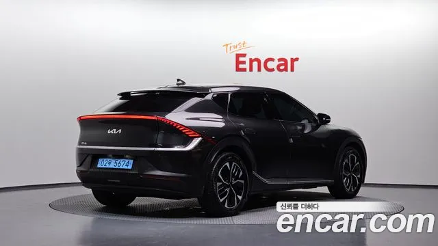 Kia EV6 — Фото автомобиля 2