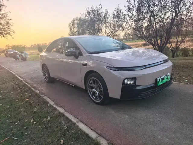 Leapmotor B01 — Фото автомобиля 3