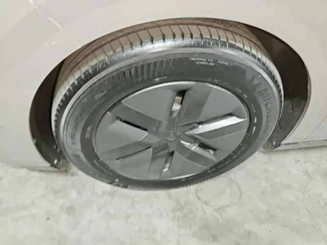 Li Auto MEGA — Фото автомобиля 22