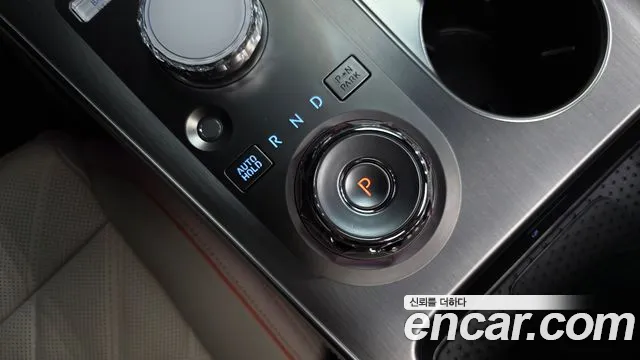 Genesis GV70 — Фото автомобиля 12