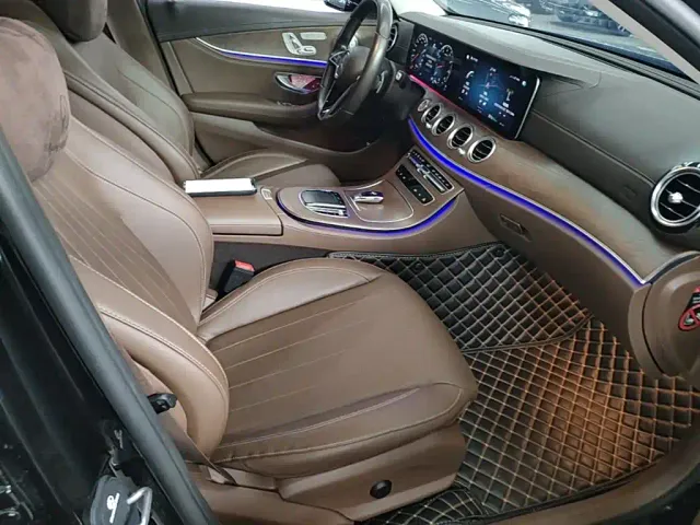 Mercedes-Benz E-Class — Фото автомобиля 24