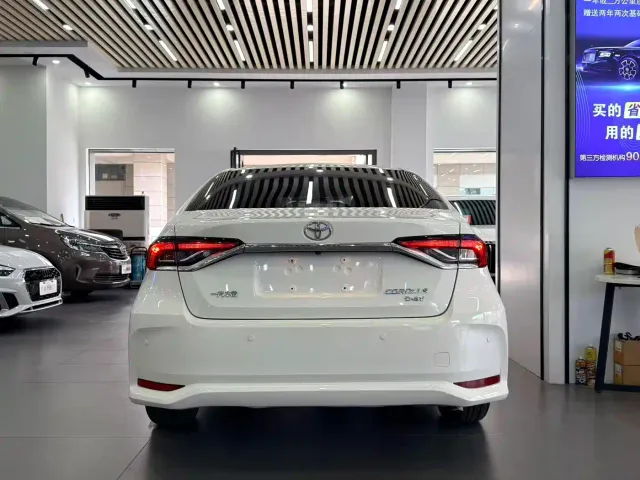 Toyota Corolla — Фото автомобиля 5