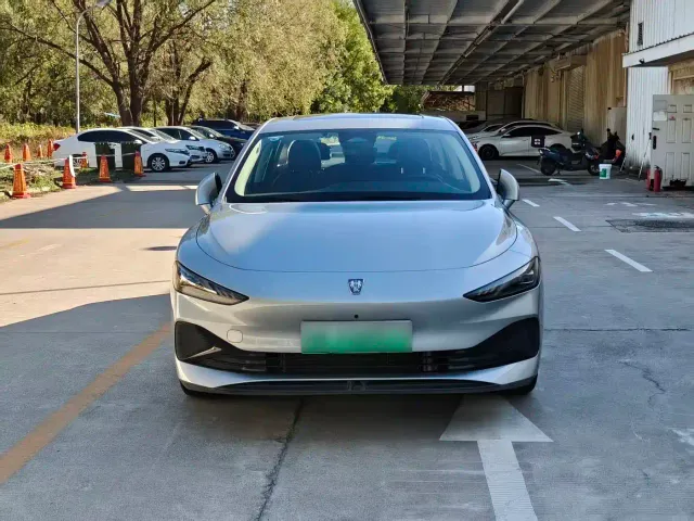 Roewe D7 — Фото автомобиля 2
