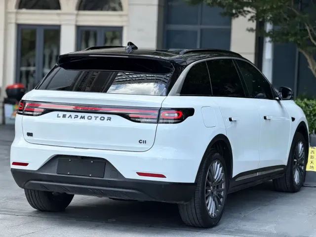 Leapmotor C11 — Фото автомобиля 7