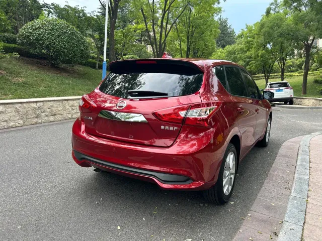 Nissan Tiida — Фото автомобиля 4