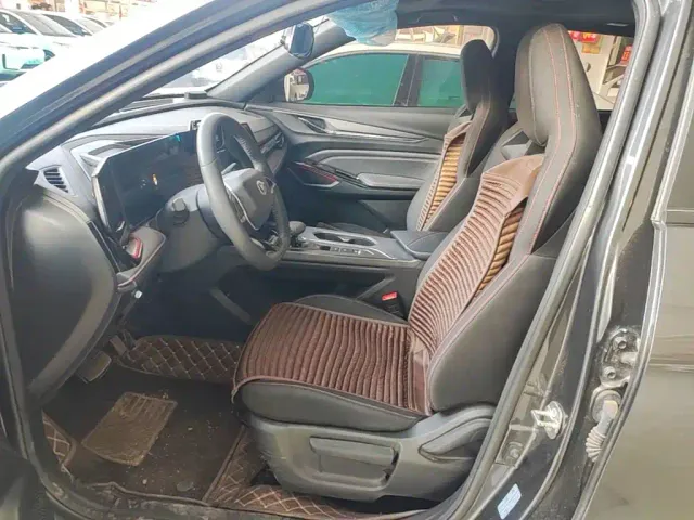 Changan X5 Plus — Фото автомобиля 14