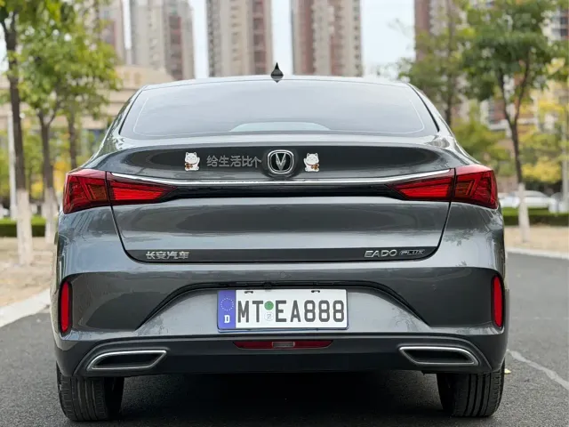 Changan Eado — Фото автомобиля 5