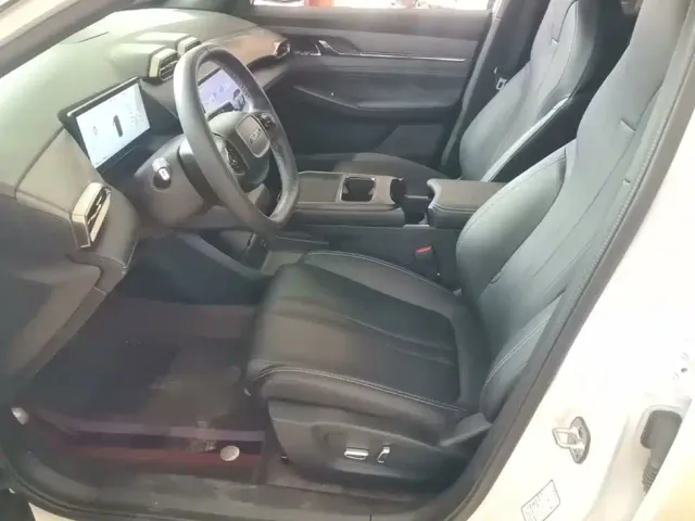 Dongfeng Fengshen L7 — Фото автомобиля 14