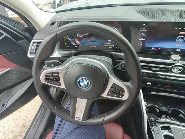BMW i3 — Фото автомобиля 10