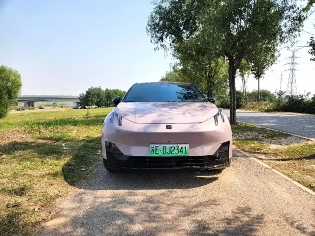 Lynk & Co Z20 — Фото автомобиля 3