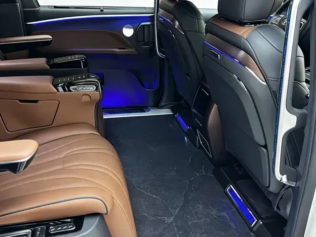Toyota Granvia 2026 Model 2.5L Hybrid Comfort Edition — Фото автомобиля 8