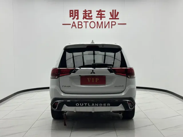 Mitsubishi Outlander — Фото автомобиля 9
