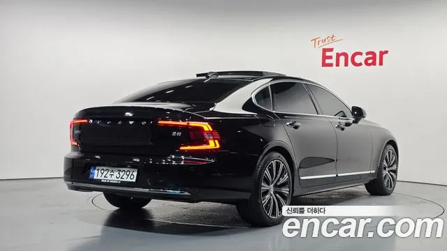 Volvo S90 — Фото автомобиля 2
