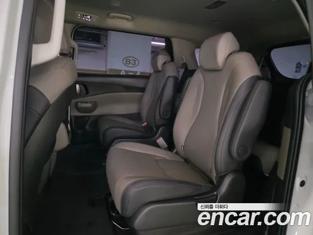 Kia Carnival — Фото автомобиля 8