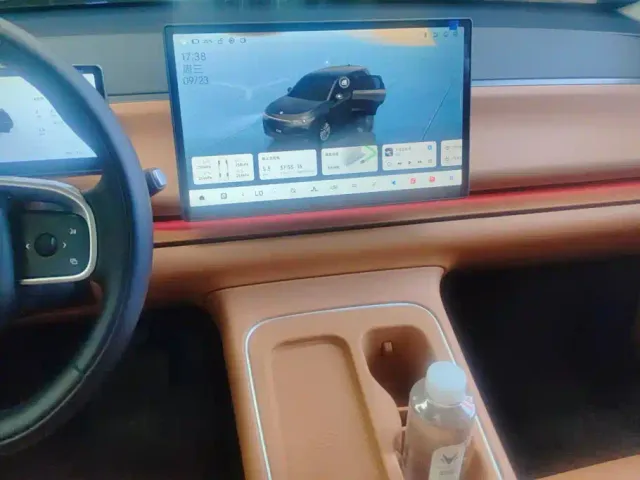 Leapmotor C10 — Фото автомобиля 13
