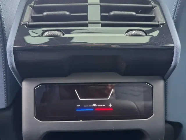 BMW i5 — Фото автомобиля 15