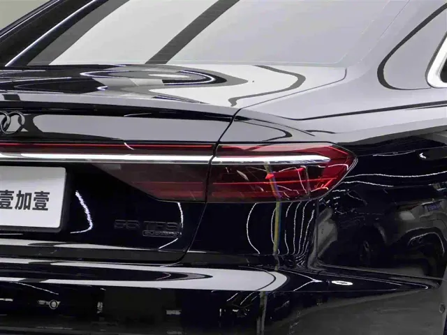 Audi A8 — Фото автомобиля 23