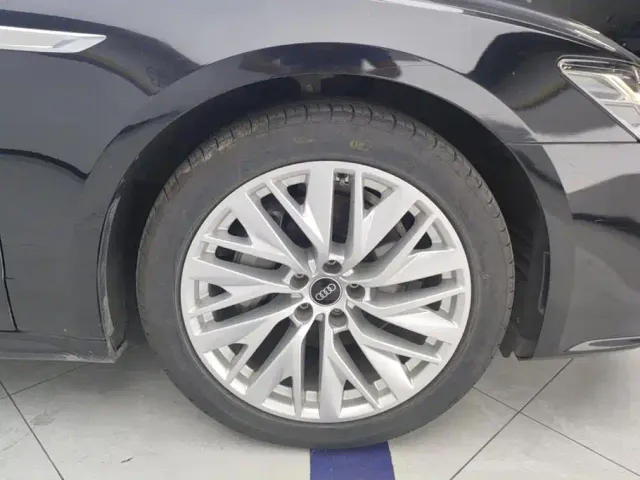 Audi A7L — Фото автомобиля 6
