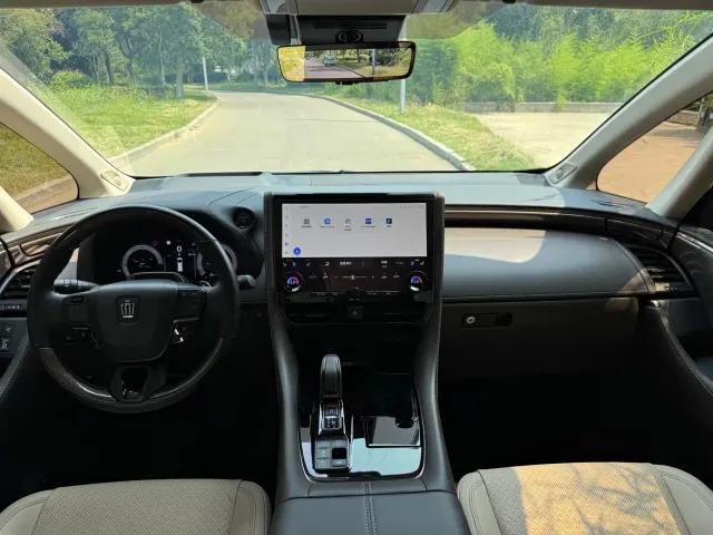 Toyota Vellfire — Фото автомобиля 6
