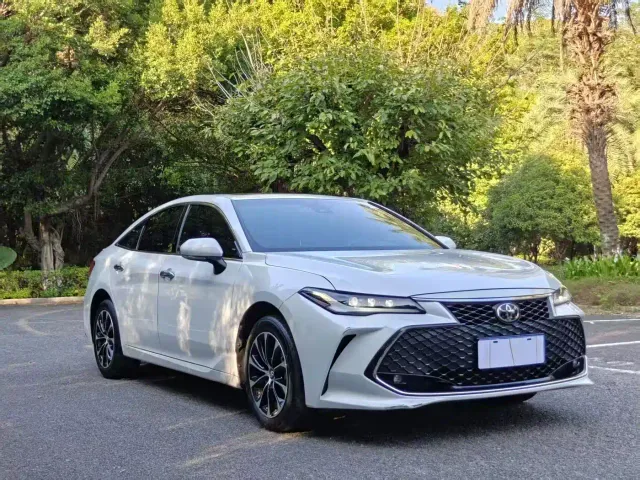 Toyota Avalon — Фото автомобиля 3