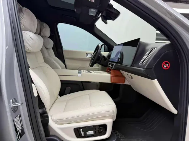 Li Auto L9 — Фото автомобиля 8