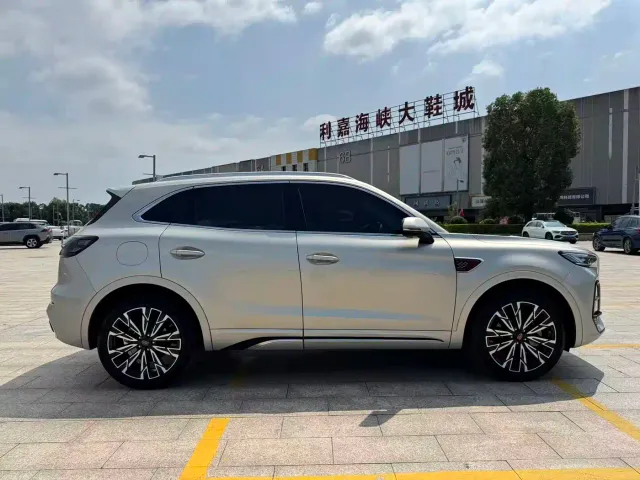 Hongqi HS5 — Фото автомобиля 8