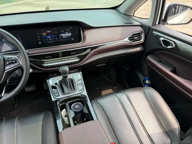 GAC Trumpchi Trumpchi M6 2023 PRO 270T DCT Luxury Edition — Фото автомобиля 9