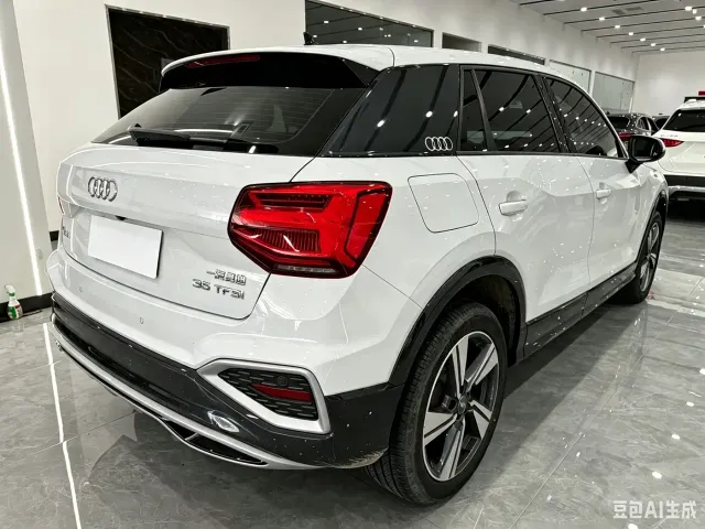 Audi Q2L — Фото автомобиля 6