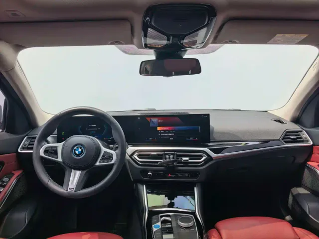 BMW i3 — Фото автомобиля 11