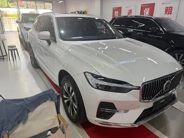 Volvo XC60 — Фото автомобиля 2