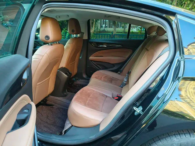 Buick Regal — Фото автомобиля 11