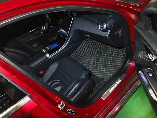 Mercedes-Benz C-Class — Фото автомобиля 8