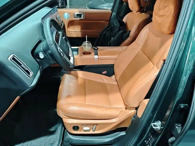 Li Auto L6 — Фото автомобиля 19