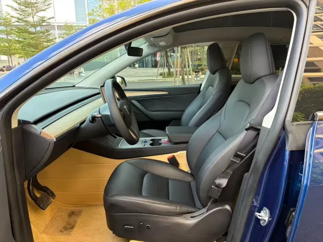 Tesla Model Y — Фото автомобиля 7
