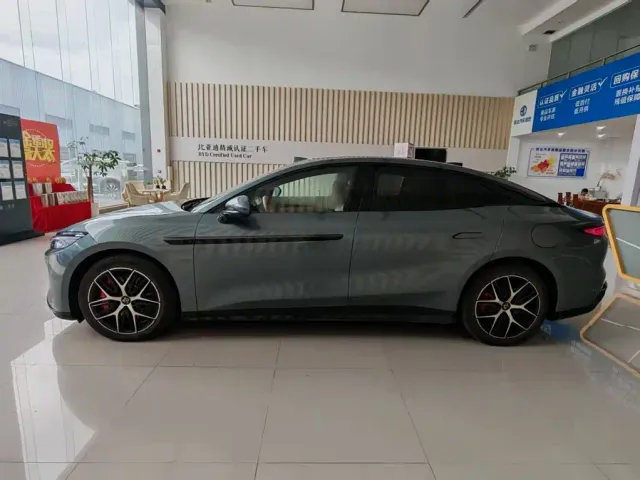 BYD Han L — Фото автомобиля 4
