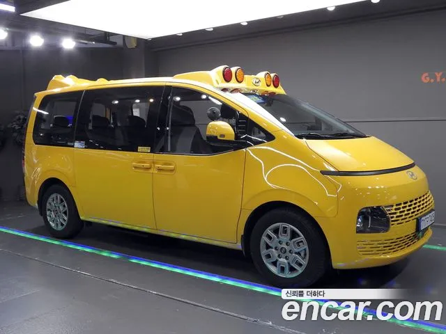 Фотография автомобиля — Hyundai Staria