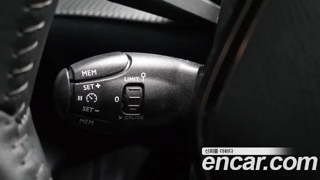 Peugeot 208 e-208 2nd Gen — Фото автомобиля 25