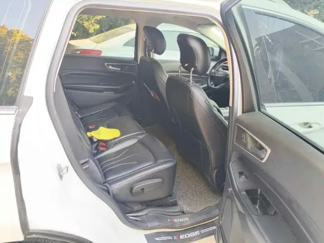 Ford Edge — Фото автомобиля 11