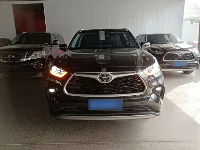 Toyota Highlander — Фото автомобиля 2