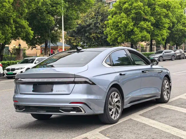 Lincoln Z — Фото автомобиля 17