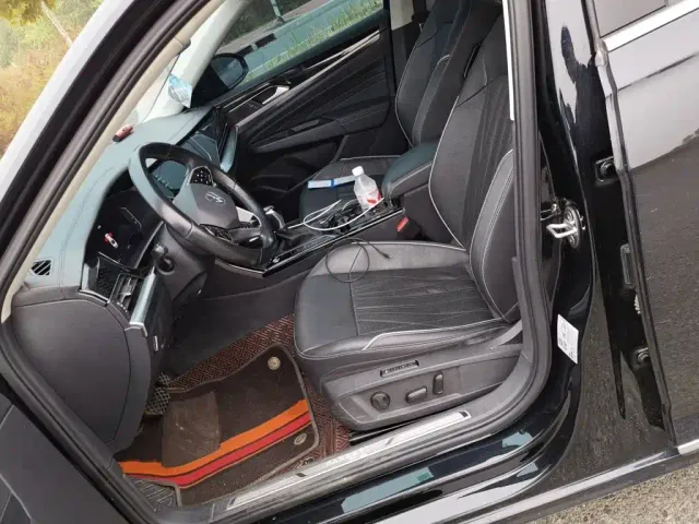 Volkswagen Passat — Фото автомобиля 7