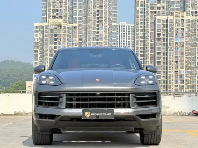 Porsche Cayenne — Фото автомобиля 2