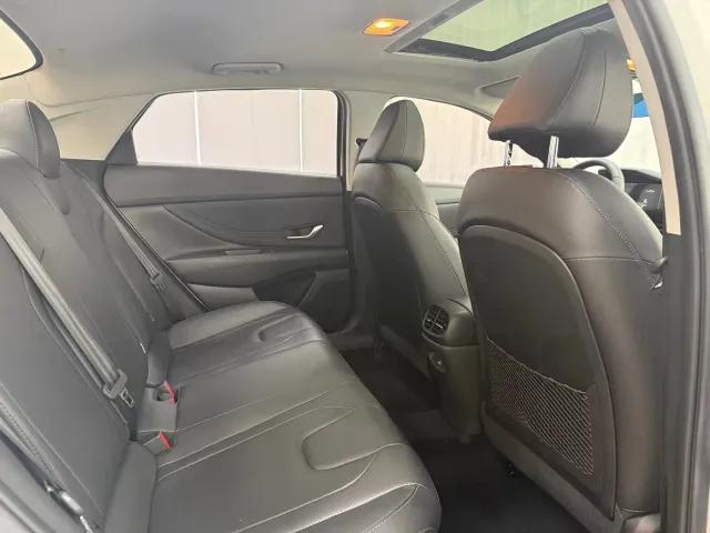 Hyundai Elantra — Фото автомобиля 9