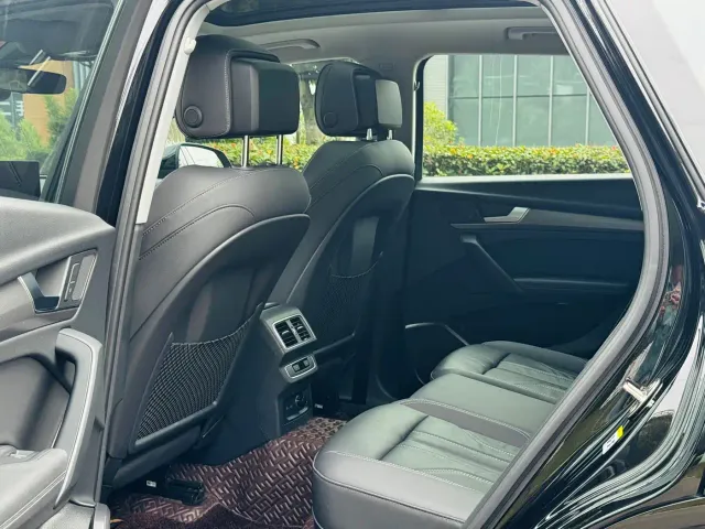 Audi Q5L — Фото автомобиля 5