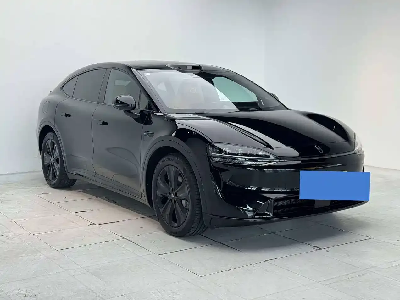 Zhijie Luxeed R7 — Фото автомобиля 3
