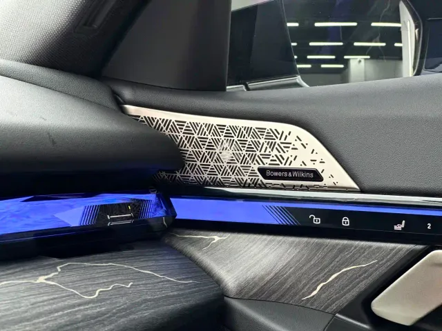 BMW 5 Series — Фото автомобиля 12