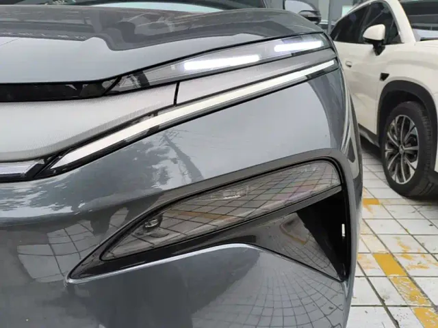 BYD Tang L — Фото автомобиля 23