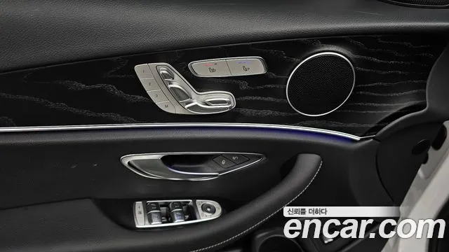 Mercedes-Benz E-Class — Фото автомобиля 18